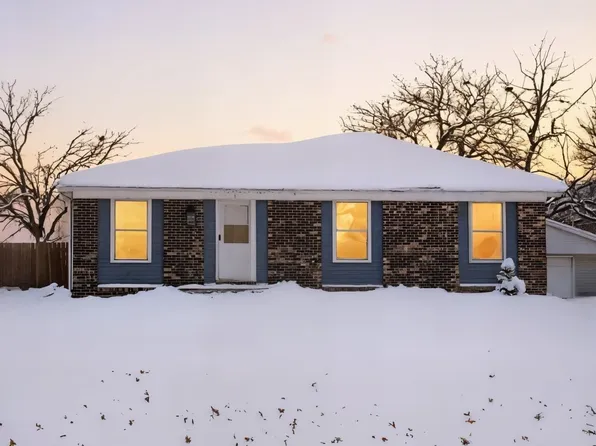 1411 Skylane Dr, Norwalk, IA 50211