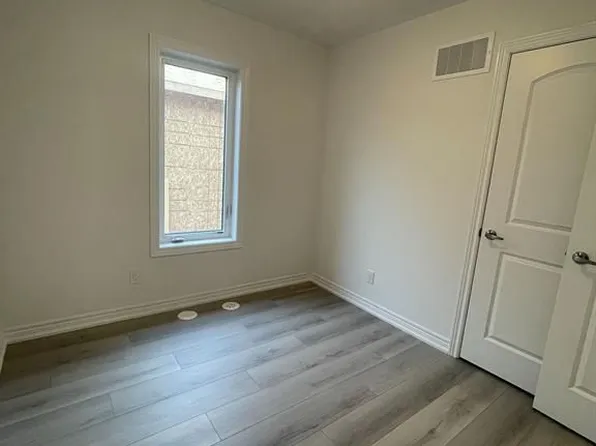 2001 Cameron Lott Cres, Oshawa, ON L1L 0S1