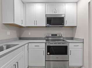 14204 Lake Hills Blvd #7, Bellevue, WA 98007