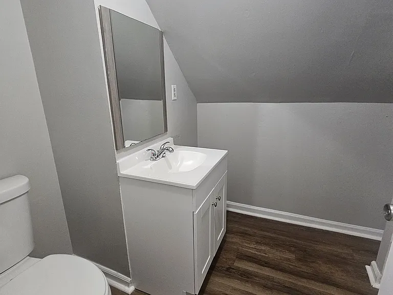 64 Gorham Ave #3B — Photo 9