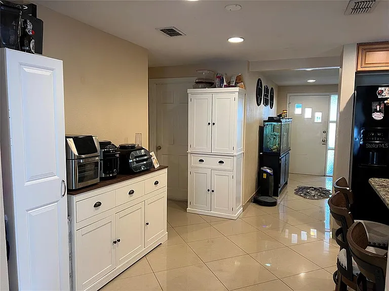 1050 Clairborne St — Photo 16