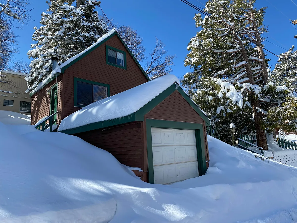 Building Photo - 32989 Canyon Dr