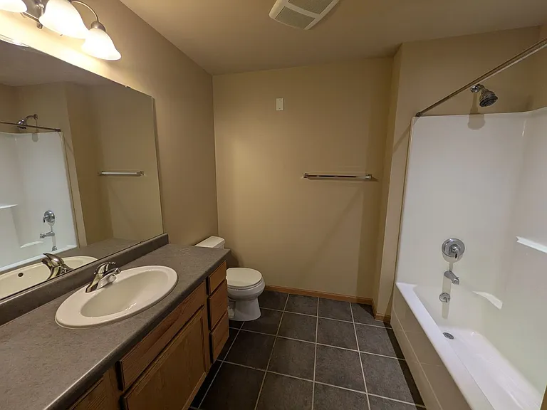 Cannery Square Apartments — Photo 16