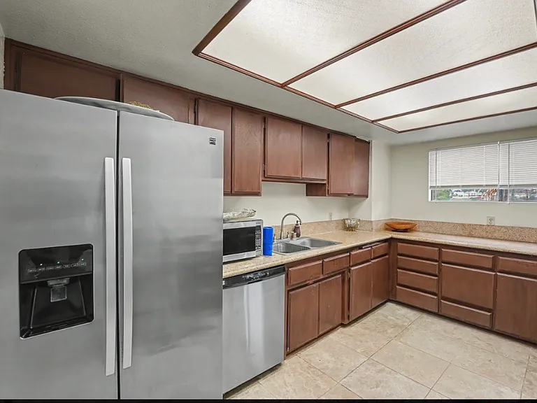1846 N Alvarado St — Photo 4