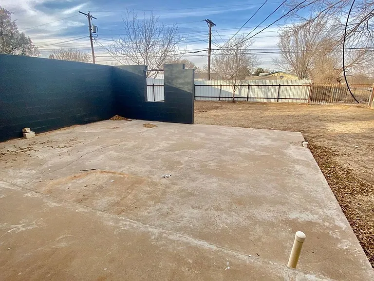 2906 Cornell St — Photo 11