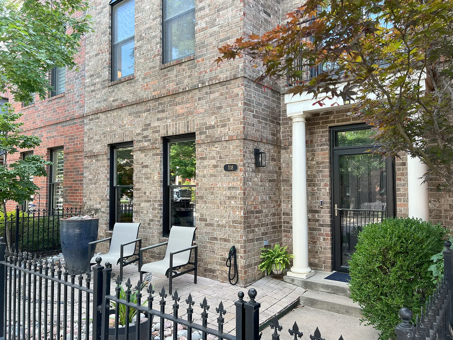 3 bed, 2.5 bath, 2367 sqft, $3,500 — Photo 1