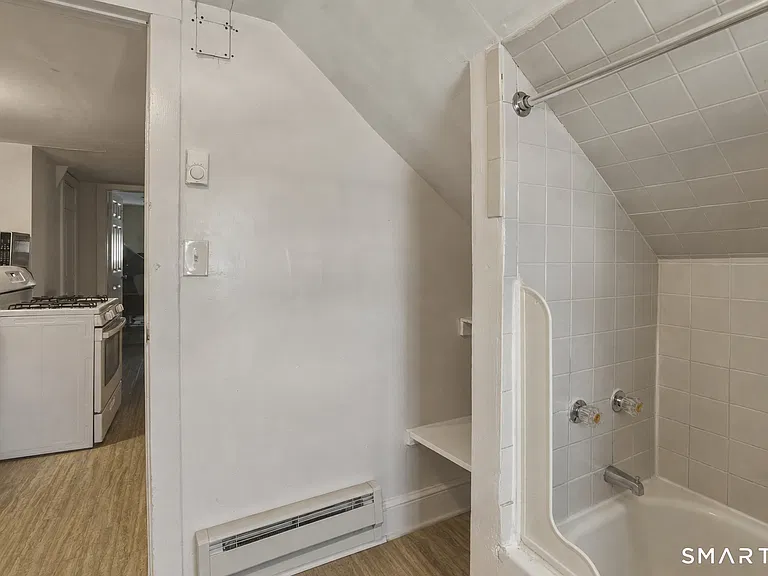 45 Columbia St — Photo 10