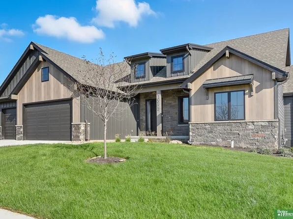 10955 102nd St, Papillion, NE 68046