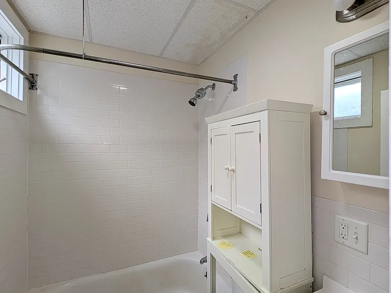 379 Windsor St #1 — Photo 11