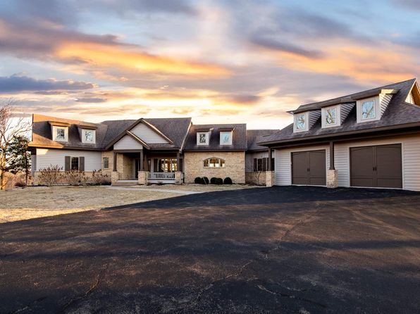 19 Cedar Rim Trl, Galena, IL 61036