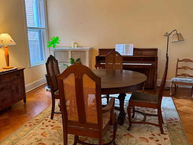 220 S Carolina Ave SE — Photo 5