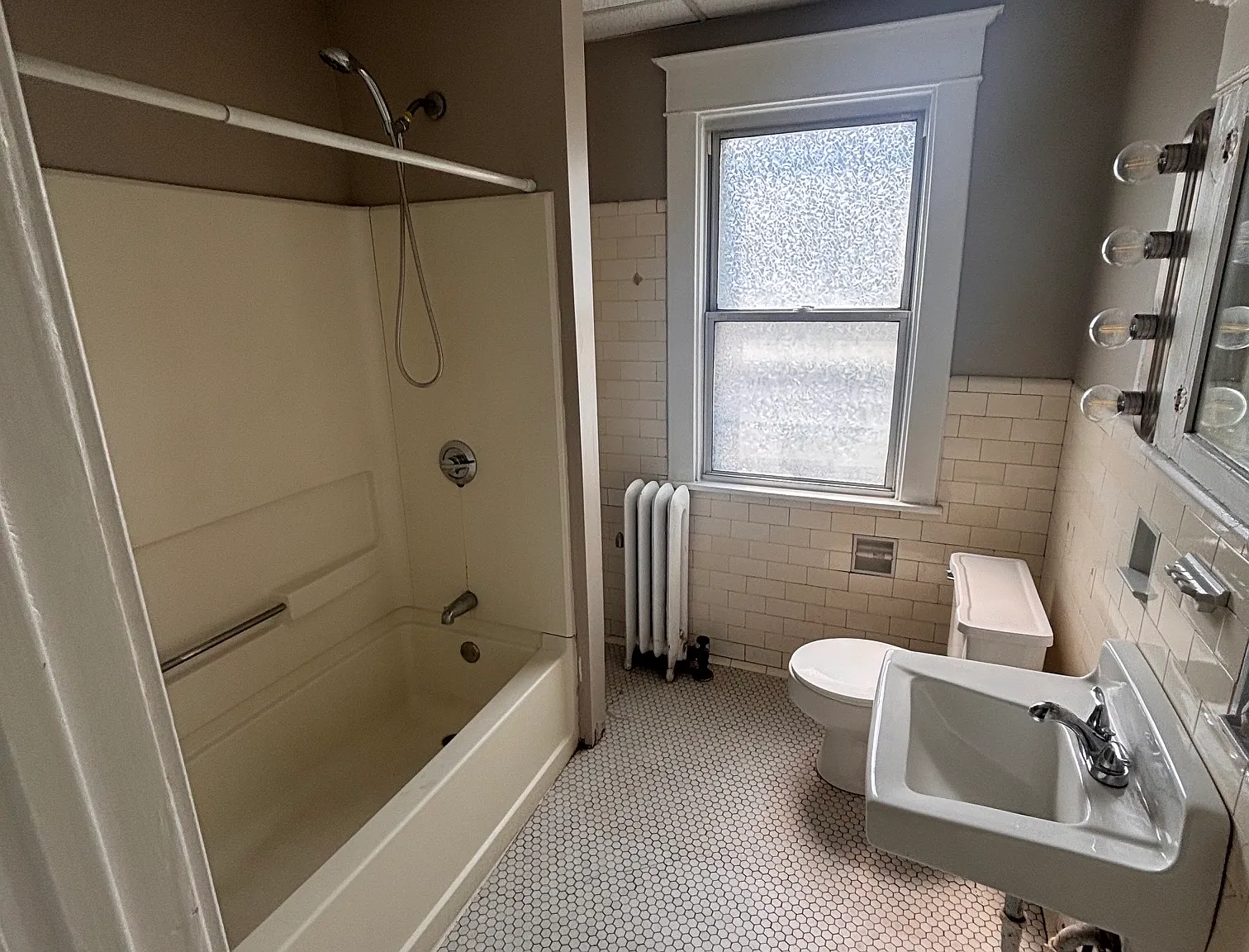 1 bed, 1000 sqft, $1,000 — Photo 4