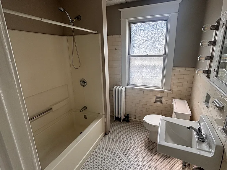 1558 Elmwood Ave #5 — Photo 4
