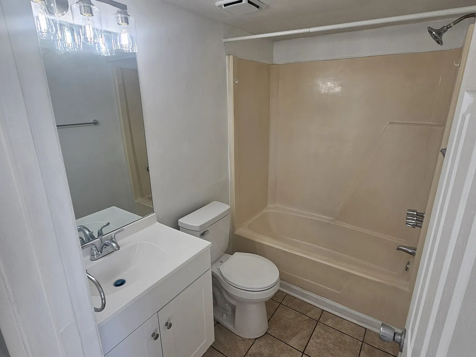 2 bed, 957 sqft, $2,050 — Photo 4