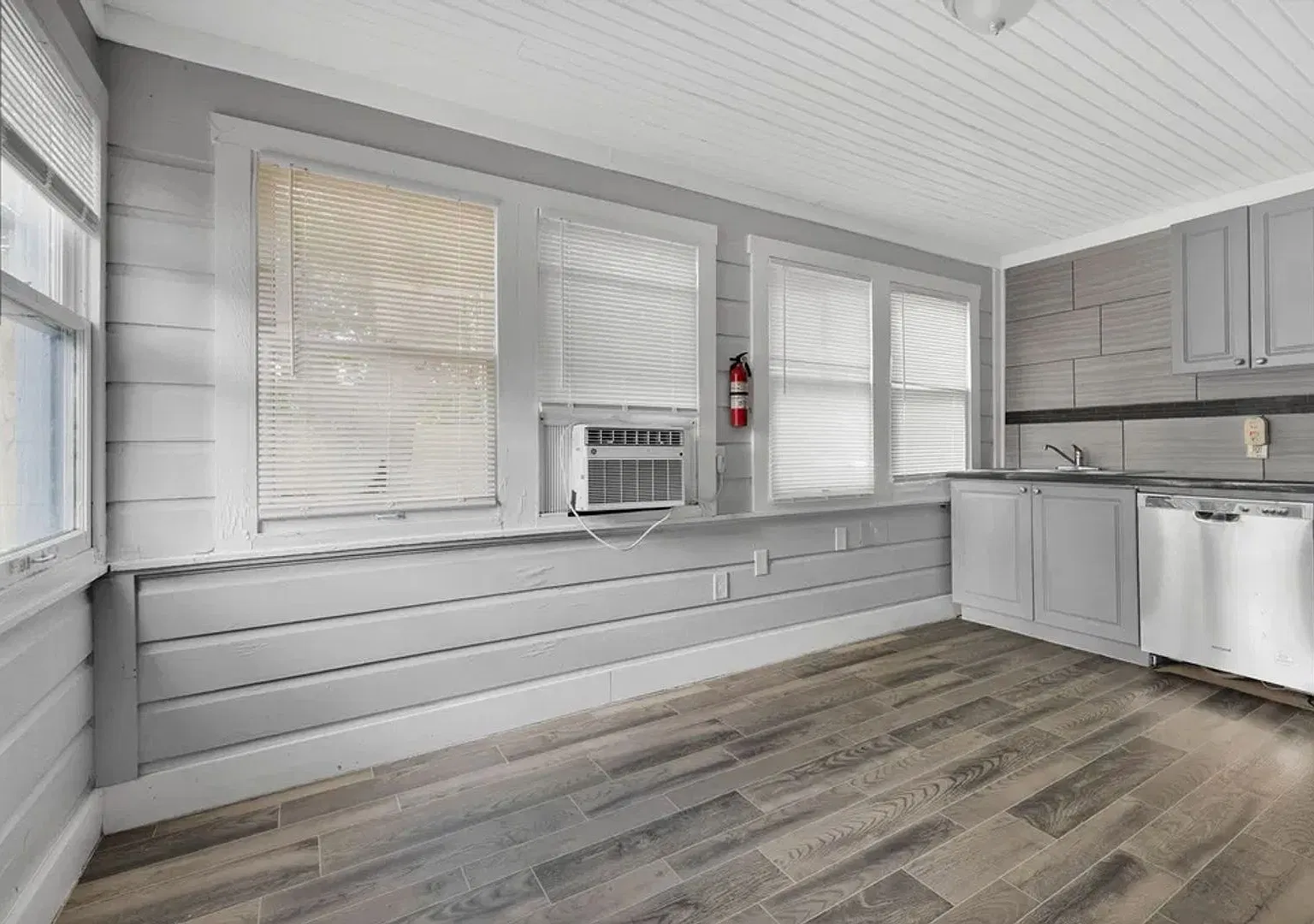 Modern Studio Near Downtown San Antonio — Photo 4