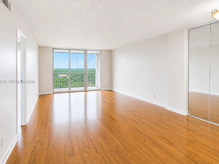 250 Jacaranda Dr #805 — Photo 7