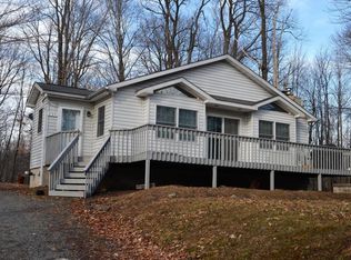 233 Trout Creek Dr, Pocono Lake, PA