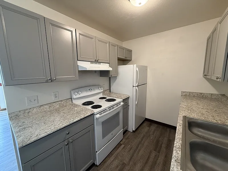 120-130 Memorial Dr — Photo 3