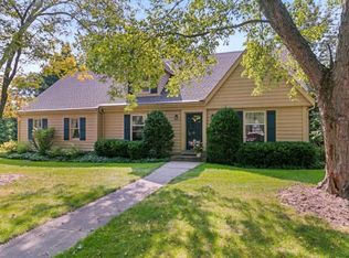 1741 Pine Ct, Grafton, WI 53024