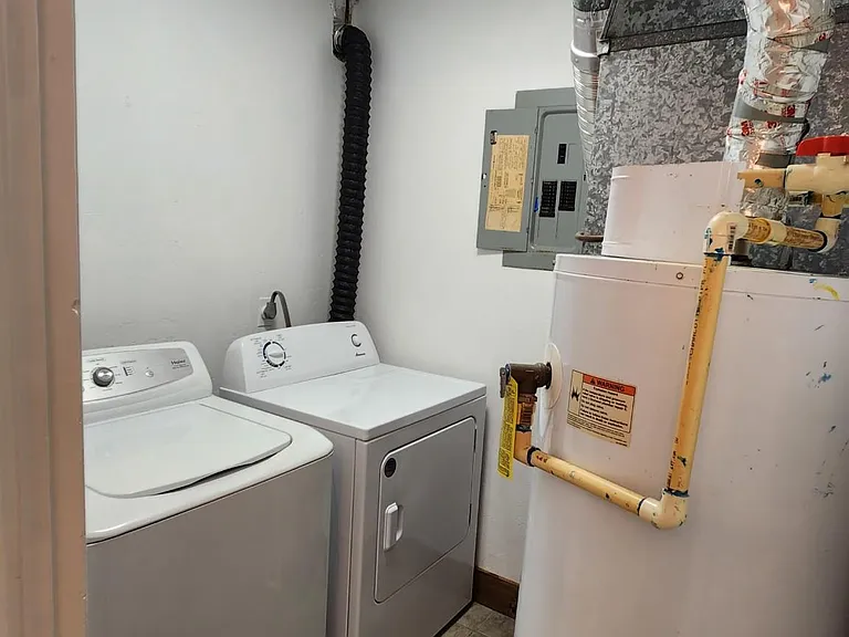 laundry/utility room