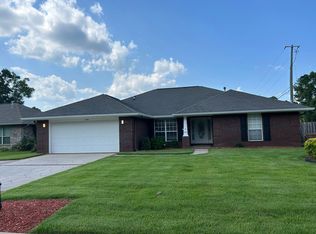 1900 Larkspur Cir, Pensacola, FL 32534