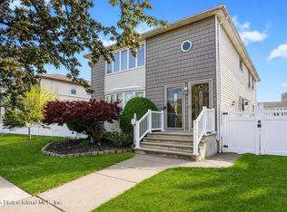 390 Getz Ave, Staten Island, NY 10312