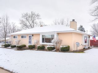 204 Morris St, Pewaukee, WI 53072