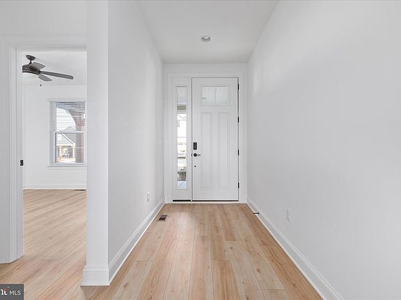 3rd image of 108 Betony Ct