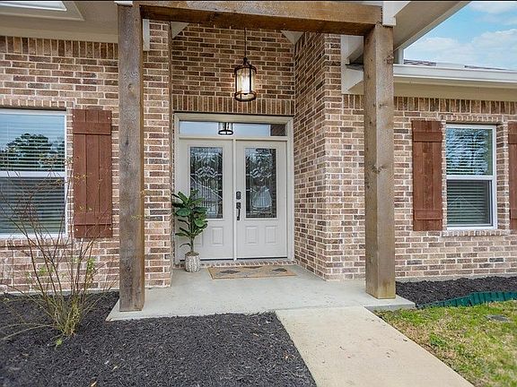 3rd image of 281 Rustic Pines Dr