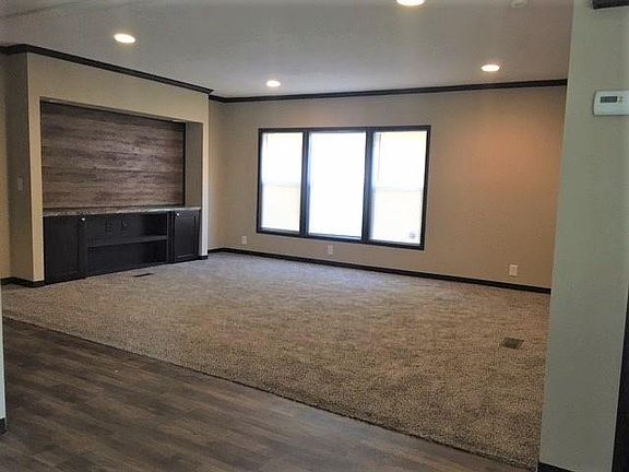 4th image of 182 Scott Simmons Cir