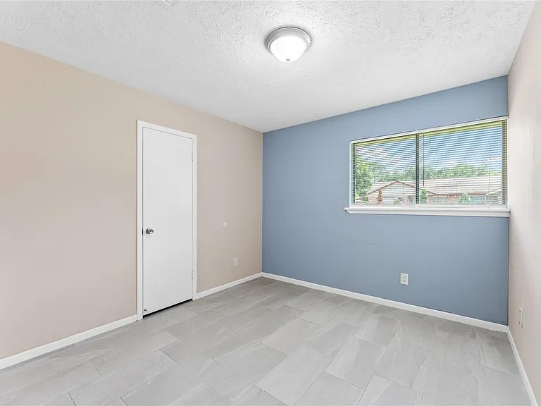 1431 Epsilon St — Photo 17