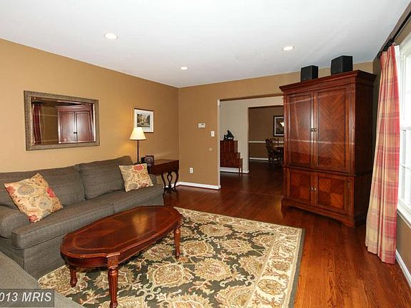 3rd image of 3803 Shelley Ln