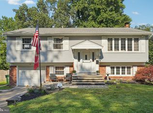 14 Bells Lake Dr, Turnersville, NJ 08012