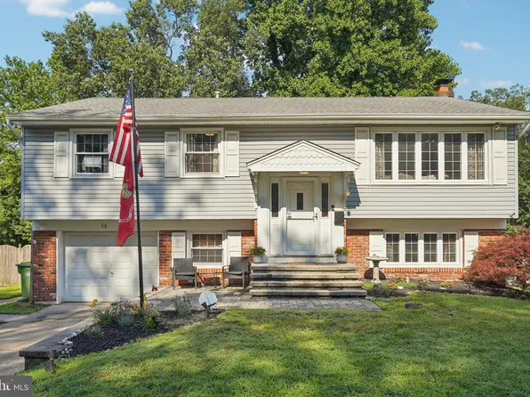 14 Bells Lake Dr, Turnersville, NJ 08012