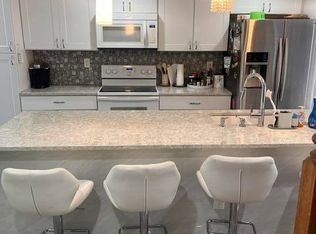 8249 NW 9th St #5, Plantation, FL 33324