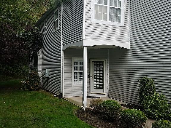 2nd image of 51 Leeward Ct