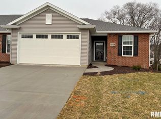5643 Kristi Ln, Bettendorf, IA 52722