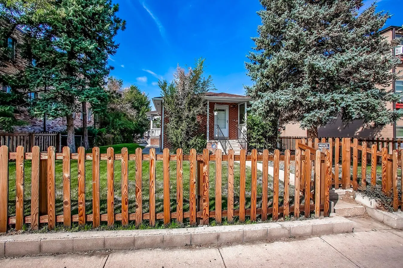 1217 Yosemite St — Photo 2