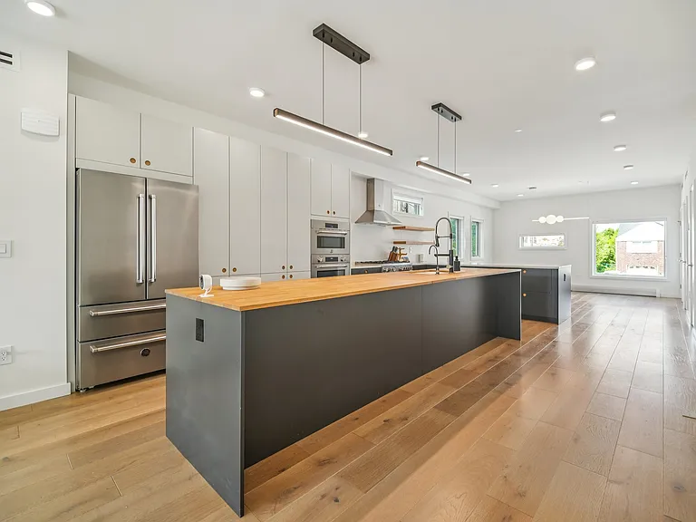 66B Henry Ave — Photo 2