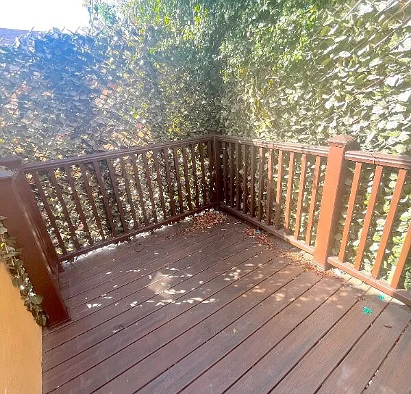 223 1/2 S Gale Dr — Photo 16