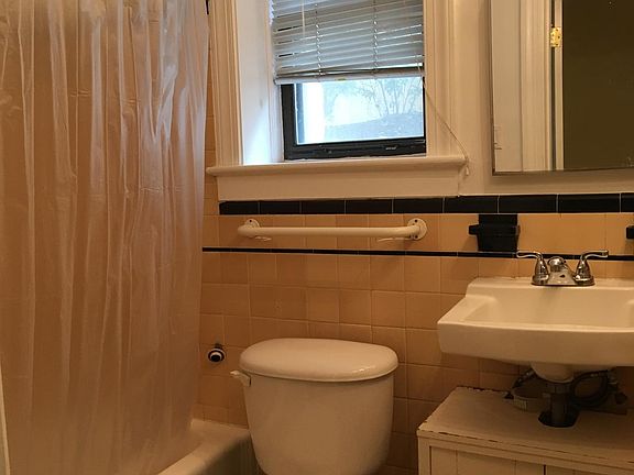 5th image of 2655 41st St NW