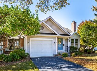 2 Great Meadow Cir, Rochester, NY 14623