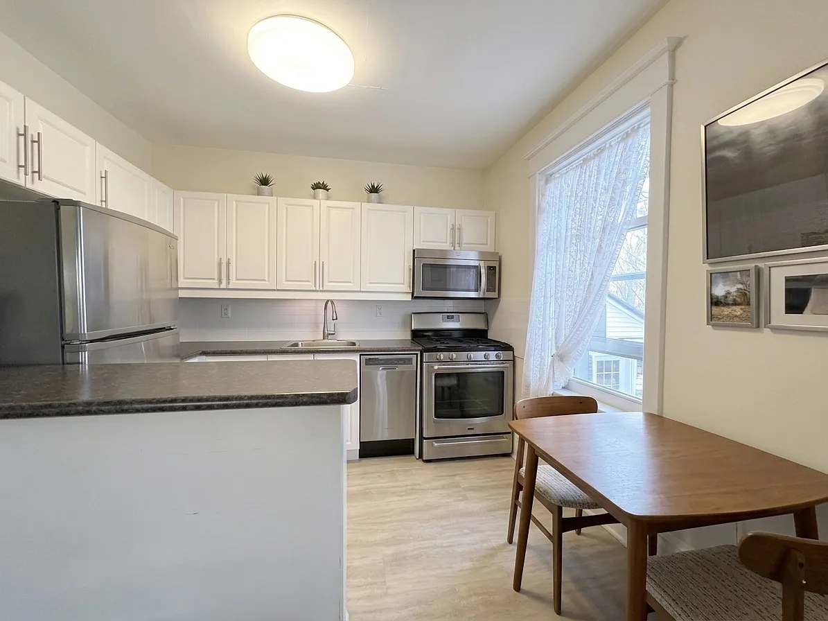 92 Neville Park Blvd - 3 — Photo 3