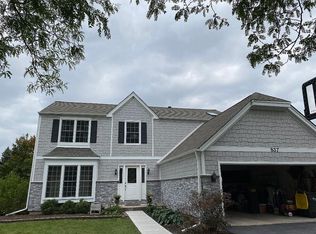 837 Royal Glen Ln, Carol Stream, IL