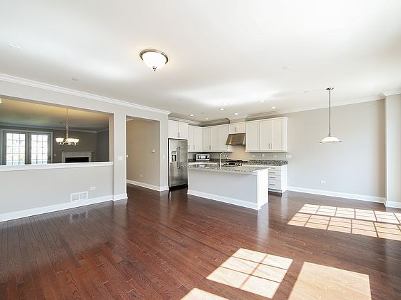5th image of 110 Kennedy Ln #203