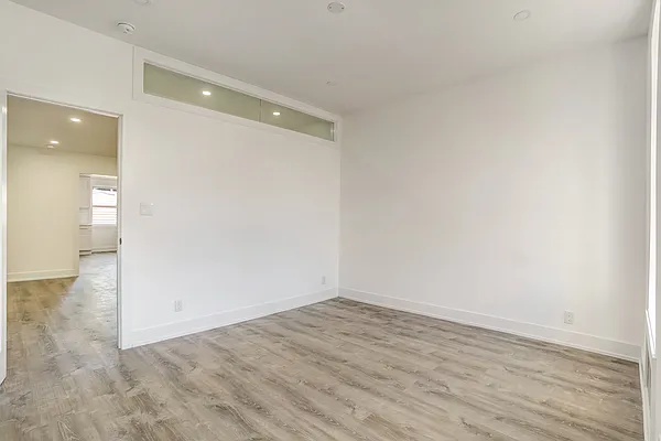 Rented by Twyford Real Estate | media 10