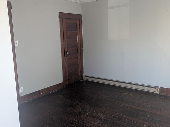 4th image of 217 Kinsey St #2
