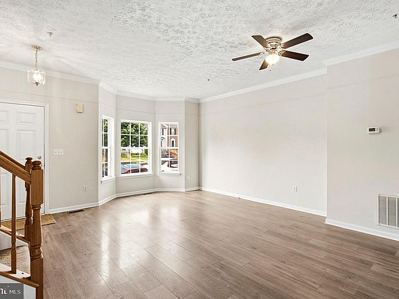 4th image of 3332 Silverton Ln