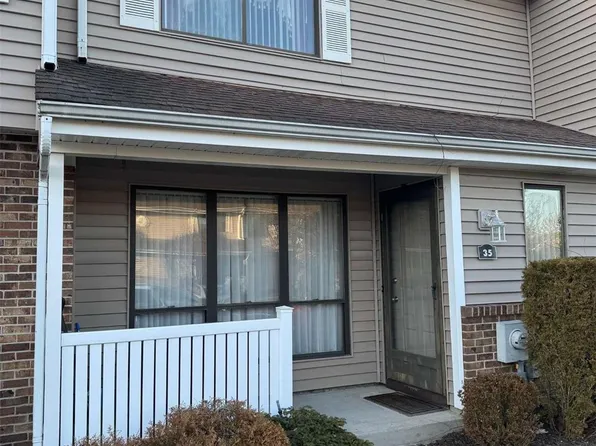 35 W Pond #35, Smithtown, NY 11787