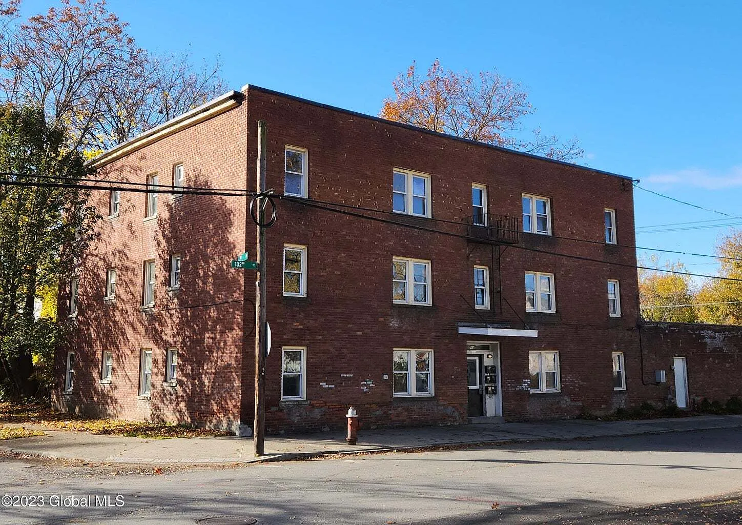 40 102nd Street — Photo 3